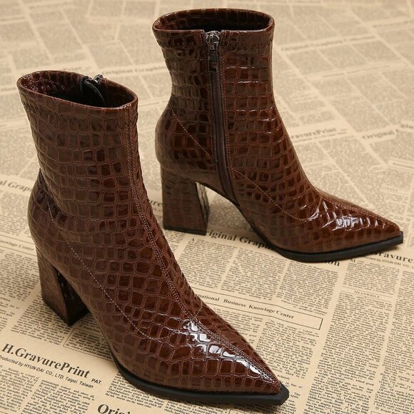 Chocolate Brown Elegant Women's Boots - Picture 4 of 5
